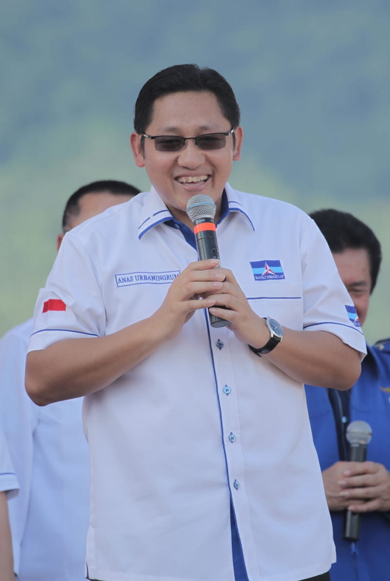 Foto Anas Urbaningrum - Lahir 1969